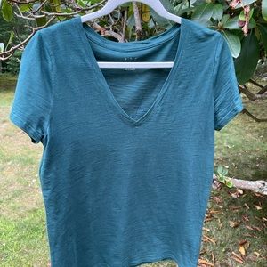 Hunter green cotton v neck shirt size L